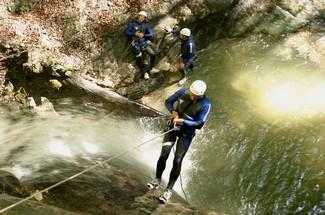 6 - EVG / EVJF BORDEAUX SUD OUEST  : CANYONING JOURNEE